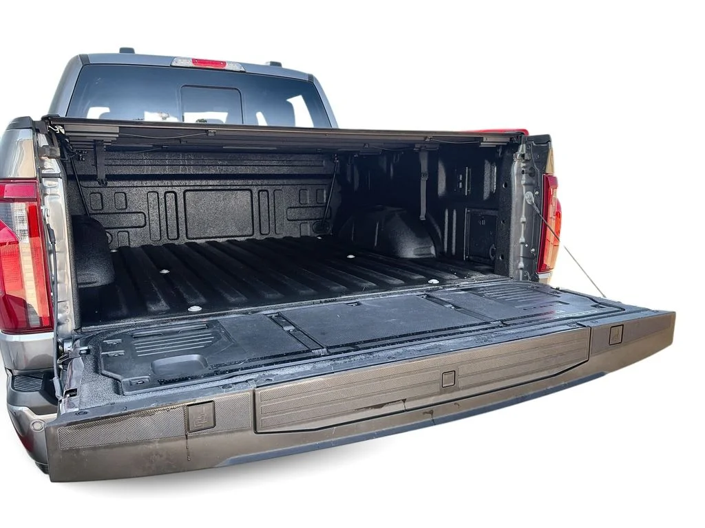 Used 2025 Gray Ford XLT image 27