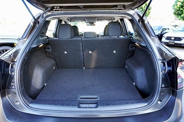 Used 2025 Brown Nissan SV image 12