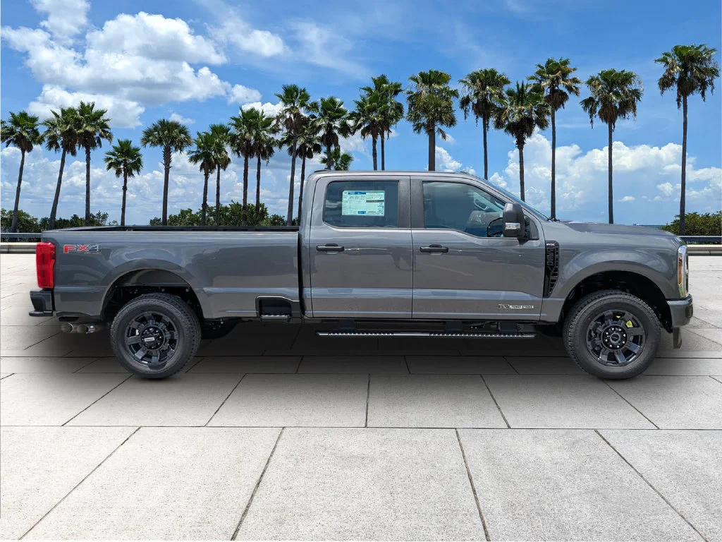 New 2026 Gray Ford XL image 8