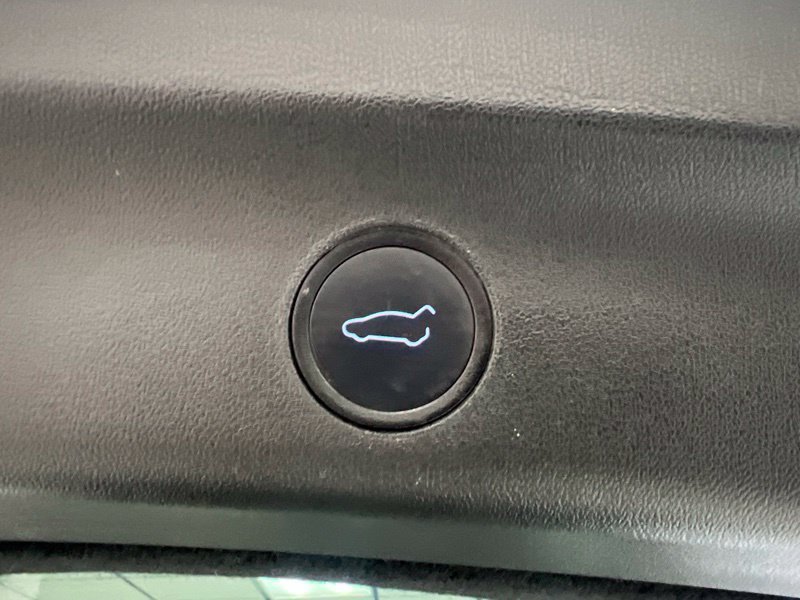 Used 2022  Tesla Long Range image 9