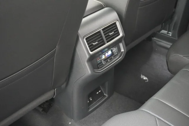 2026 Volkswagen Atlas SE w/Tech - Photo 21