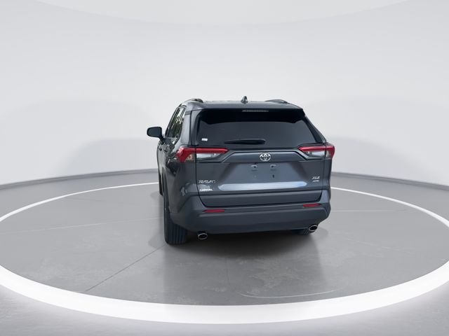 Used 2023 Gray Toyota XLE Premium image 6
