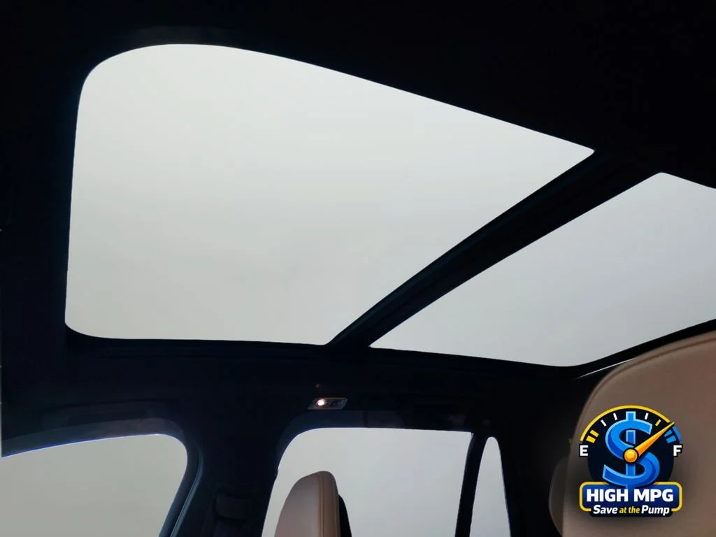 Used 2018 Black Volvo T6 Momentum image 20