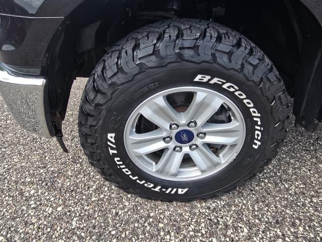 Used 2017 Shadow Black FORD XLT image 29