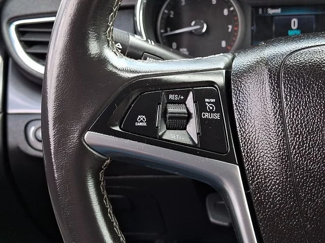 Used 2020 White Buick Preferred image 20