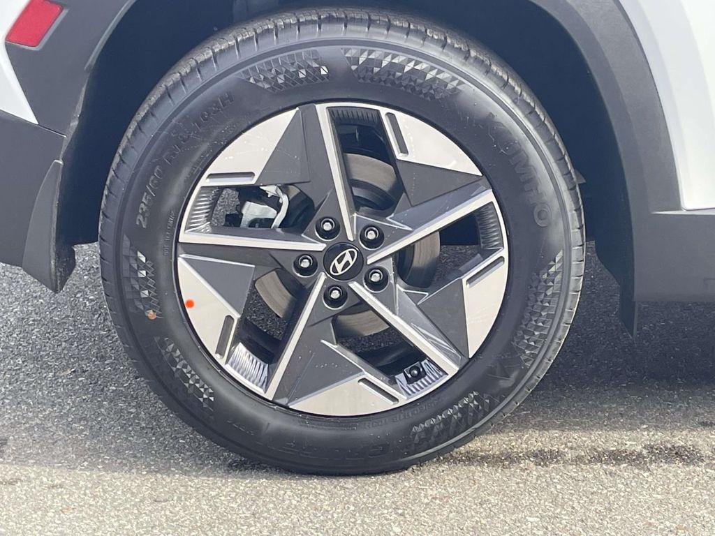 New 2026 White Hyundai SEL FWD image 7