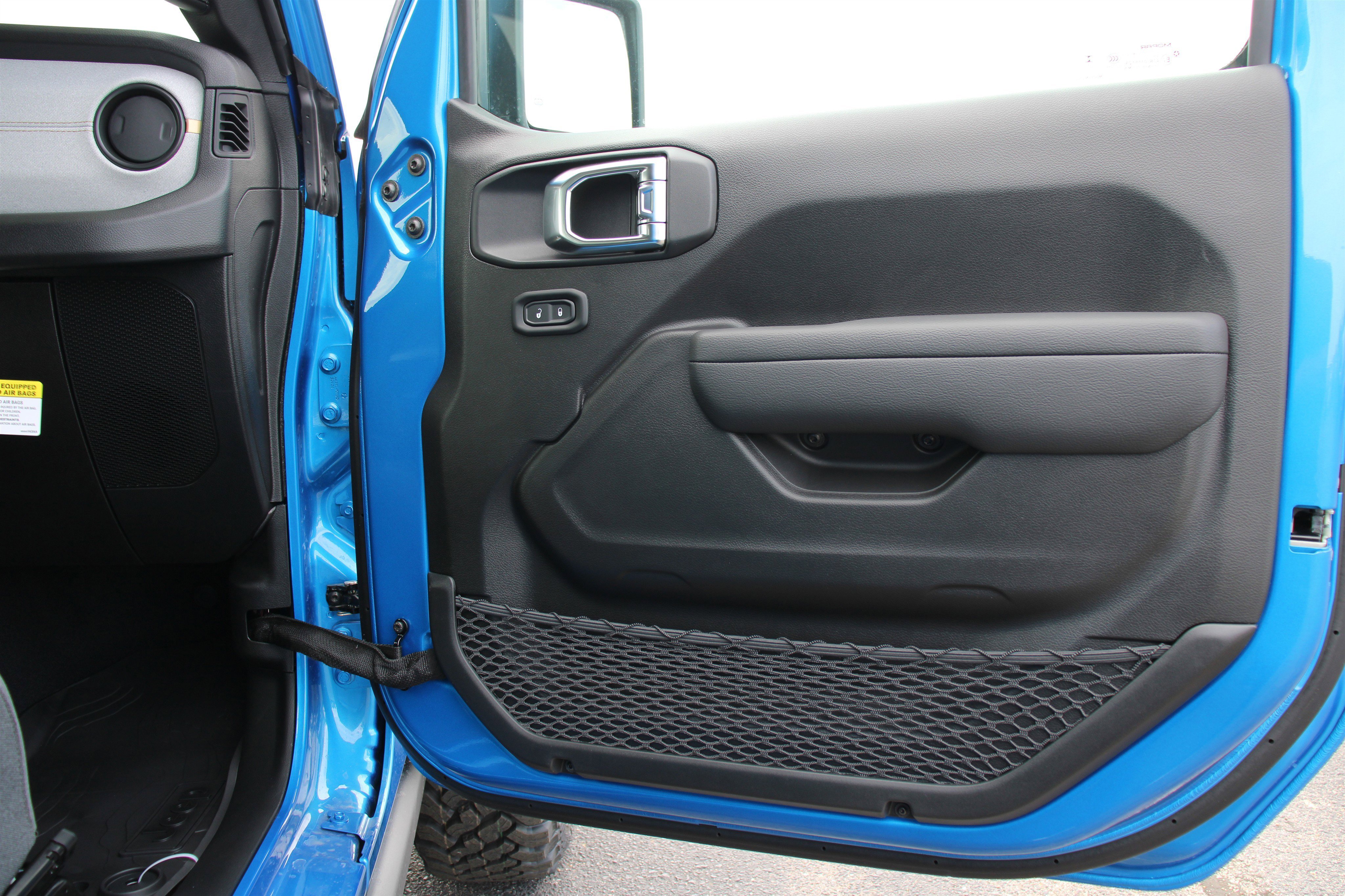 New 2026 Hydro Blue Pearl-Coat Exterior Paint Jeep Willys image 28