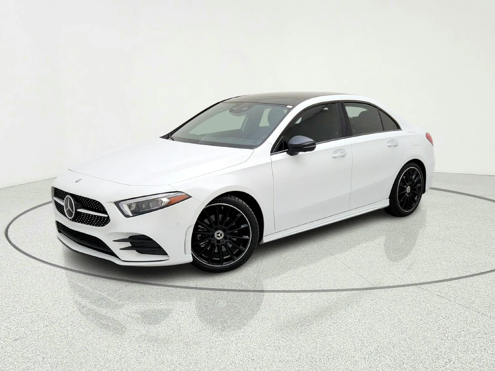 2022 Mercedes-Benz A-Class A220's photo