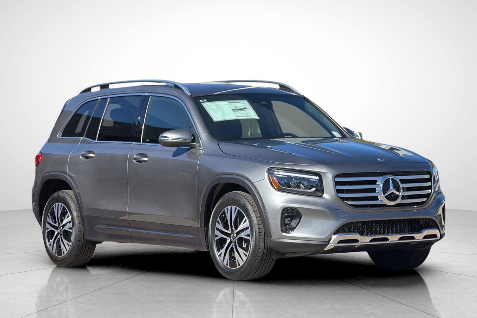 New 2026 Mountain Grey Metallic Mercedes-Benz GLB 250 image 27
