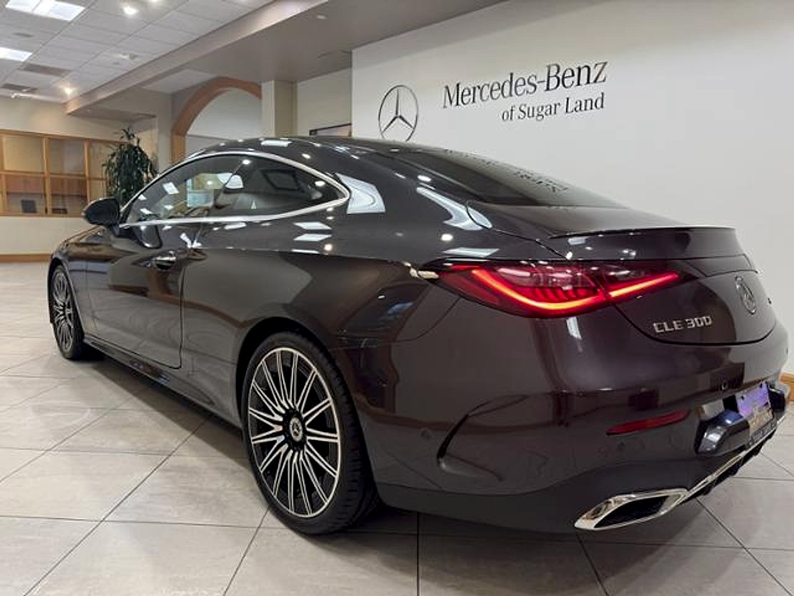 Certified Used 2025 Graphite Grey Metallic Mercedes-Benz 4MATIC® image 3