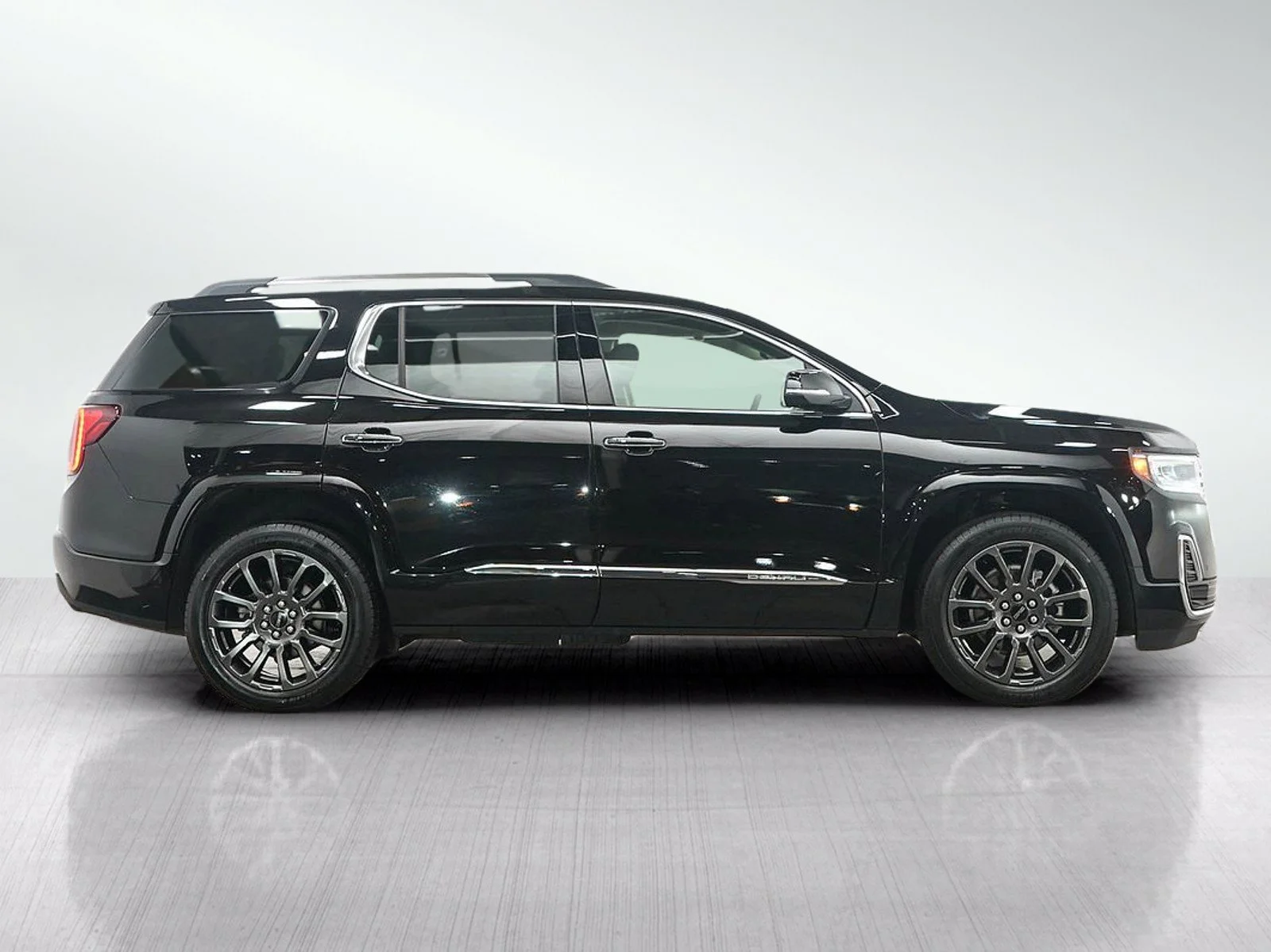 Used 2023 EBONY TWILIGHT METALLIC GMC Denali image 6