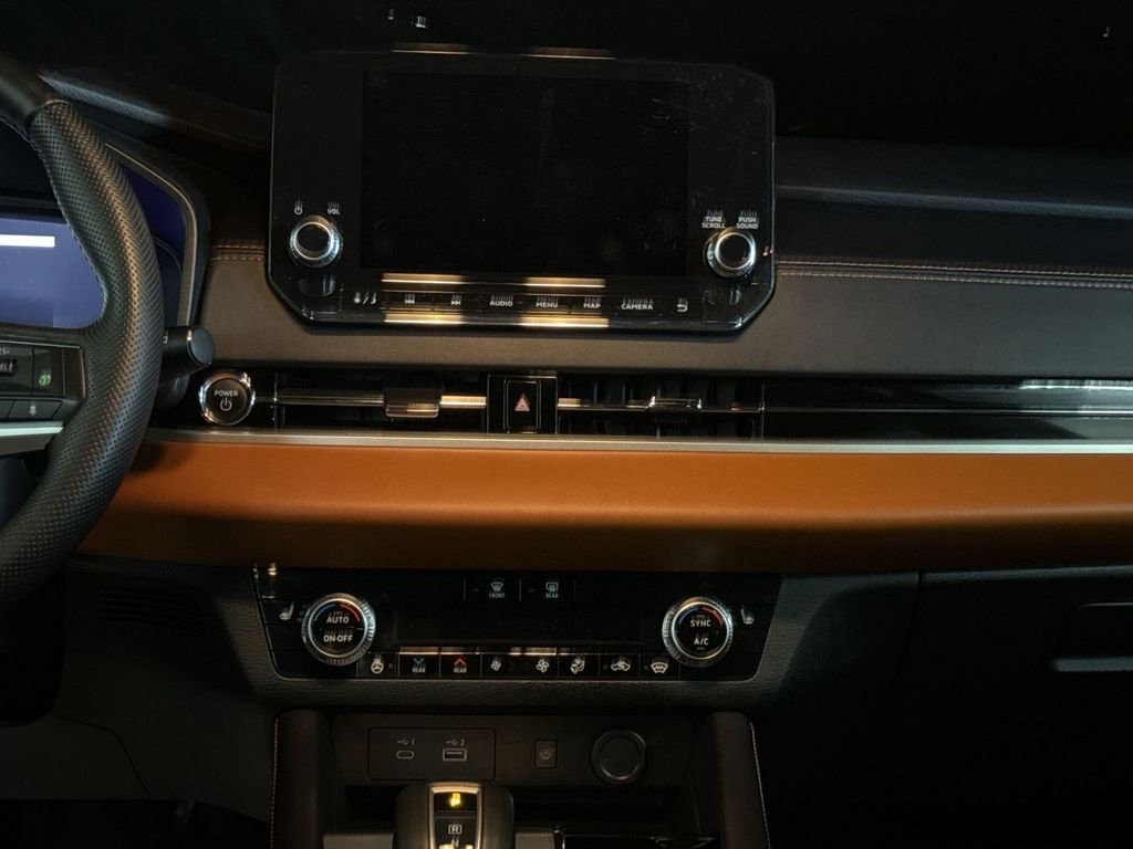 Used 2024  Mitsubishi SEL image 26