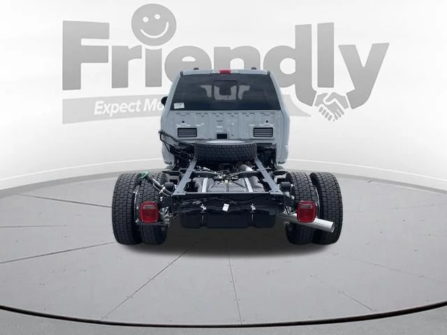 New 2026 Avalanche Gray Ford F-450® LARIAT® image 40