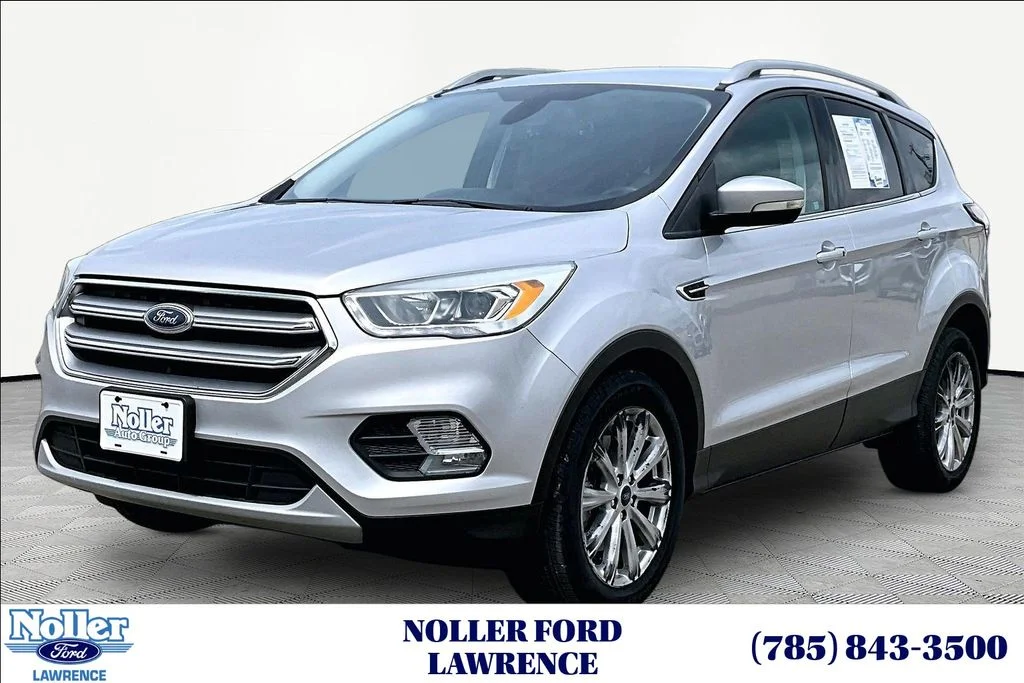 2017 Ford Escape Titanium's photo