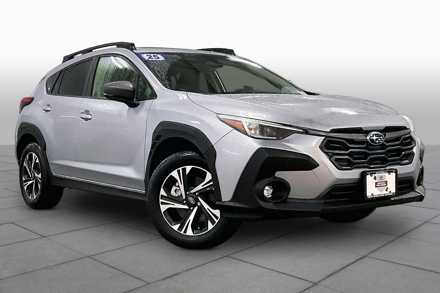 Used 2025 Ice Silver Metallic Subaru Premium image 3