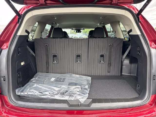 New 2026 CRIMSON RED PEARL Subaru Premium 7-Passenger image 16