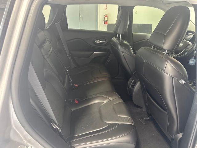 Used 2019 Silver Jeep Limited image 22