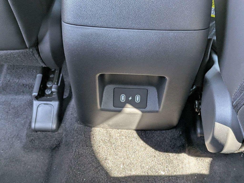 New 2027 Black Hyundai SE FWD image 15
