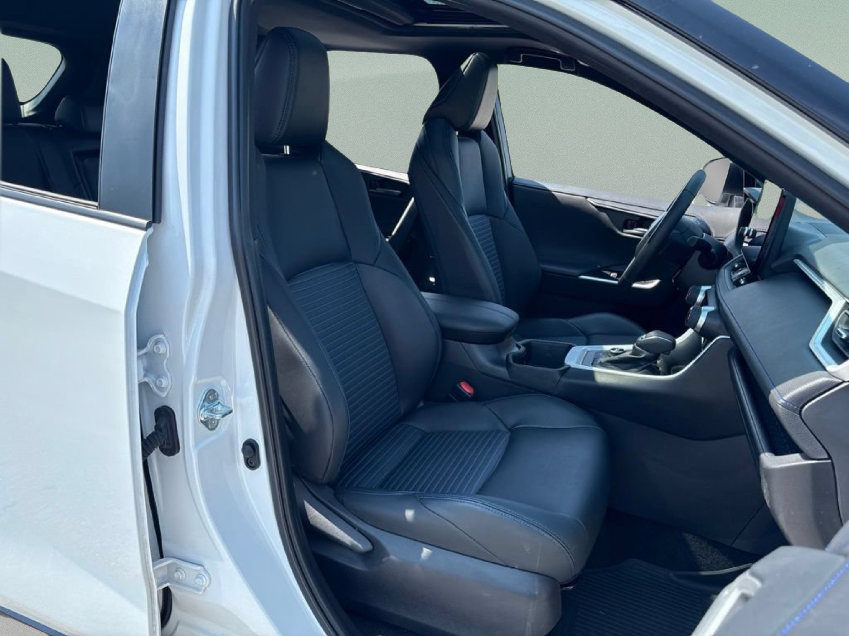 Used 2023 Midnight Black Metallic Toyota Hybrid XSE image 28