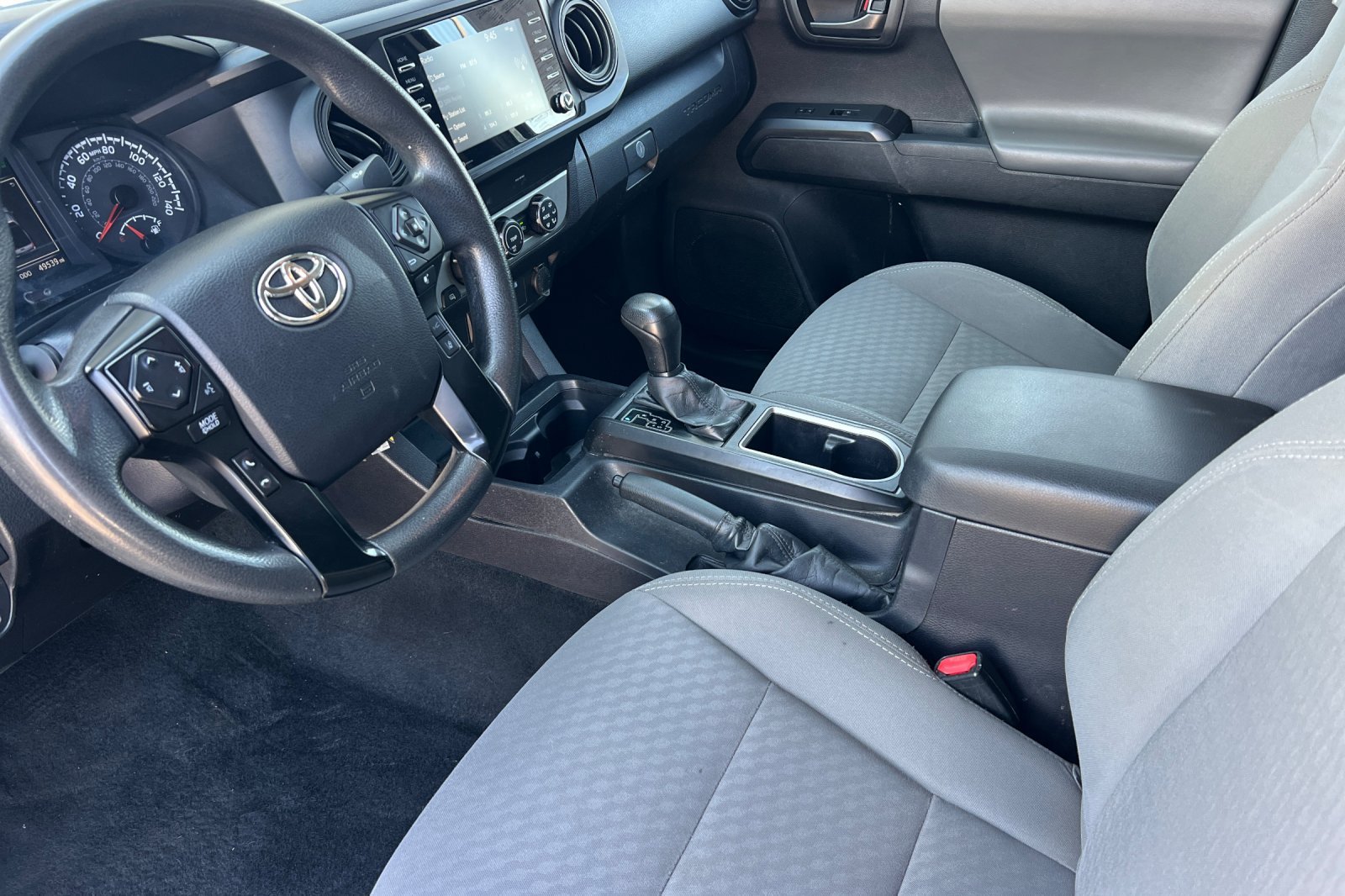Used 2022 White Toyota SR image 9