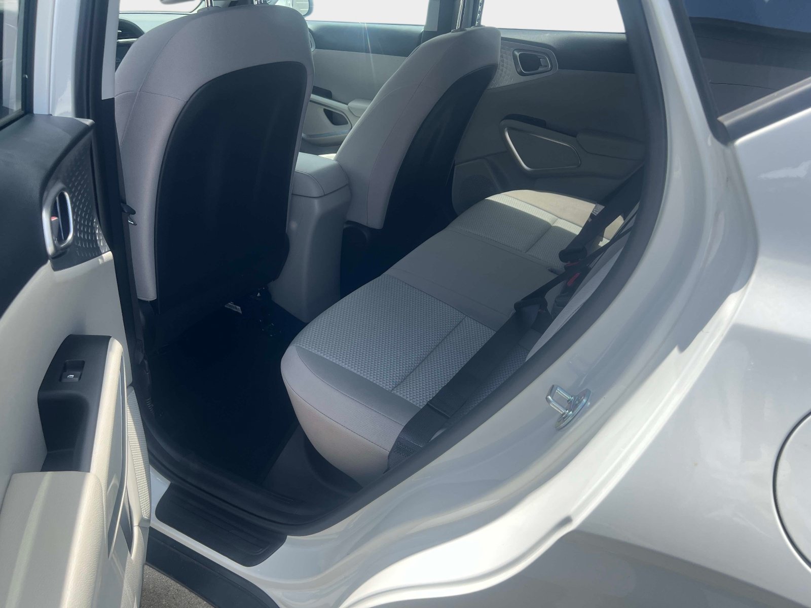 Used 2025 White Kia LX image 5