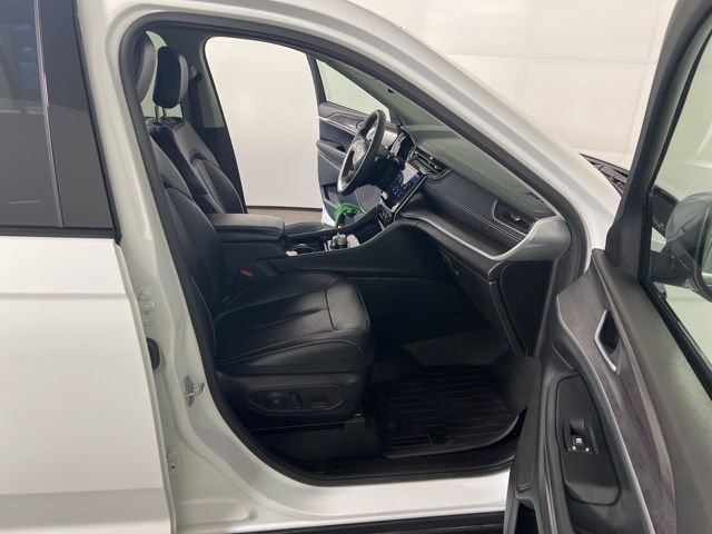 Used 2023 White Jeep Limited image 30