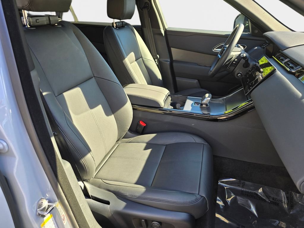 Certified Used 2025 Gray Land Rover Dynamic SE image 10