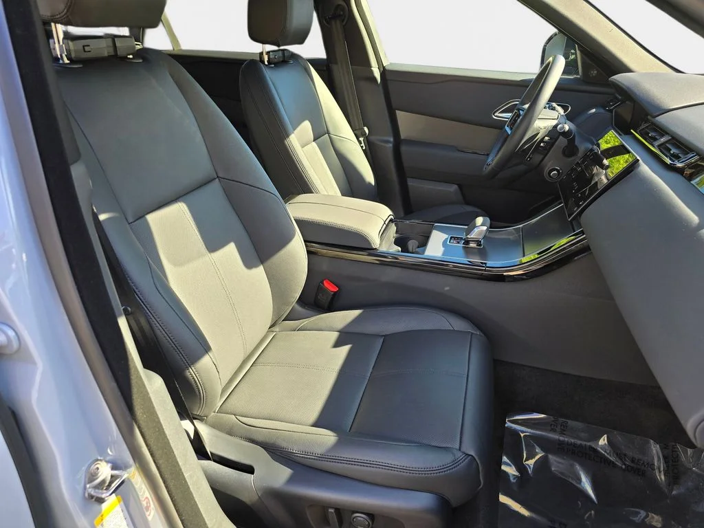 Certified Used 2025 Gray Land Rover Dynamic SE image 10