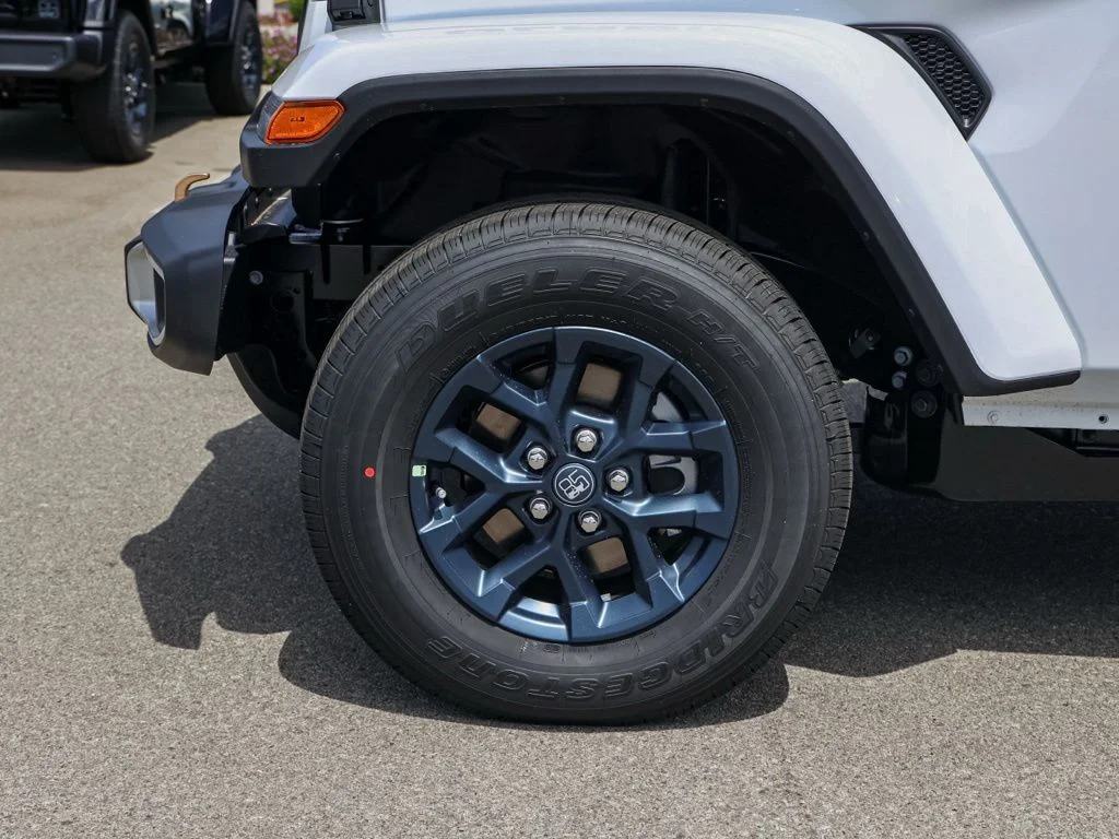 New 2026 Bright White Clear-Coat Exterior Paint Jeep 85th Anniversary Edition image 11