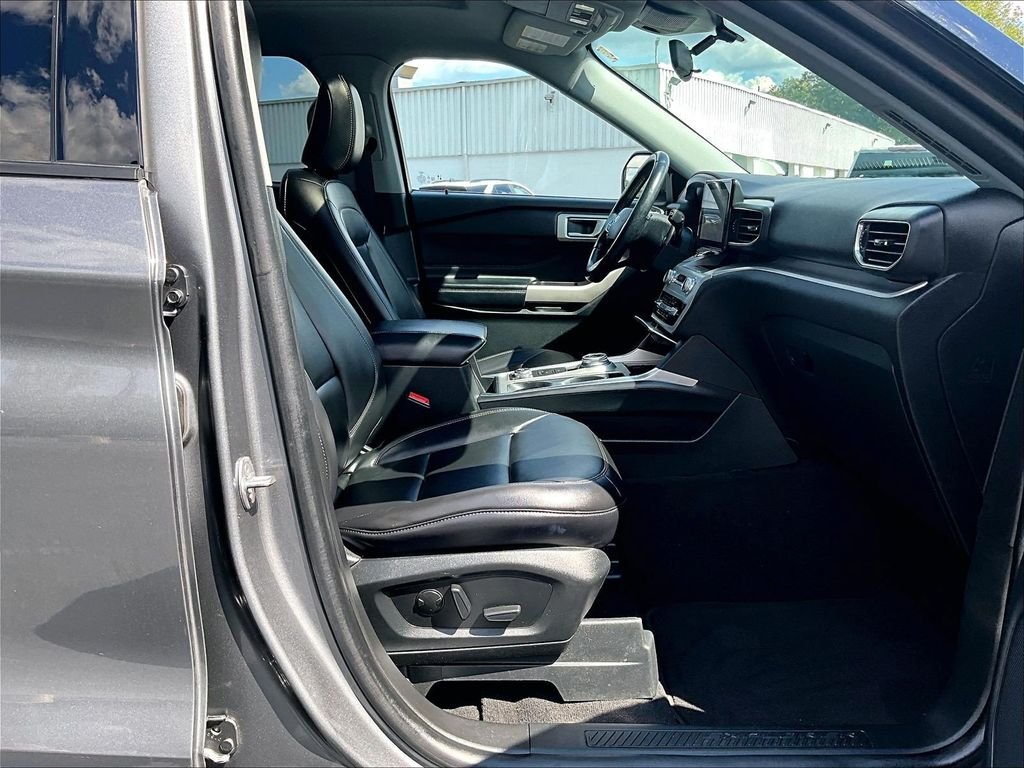 Used 2023 Gray Ford XLT image 22