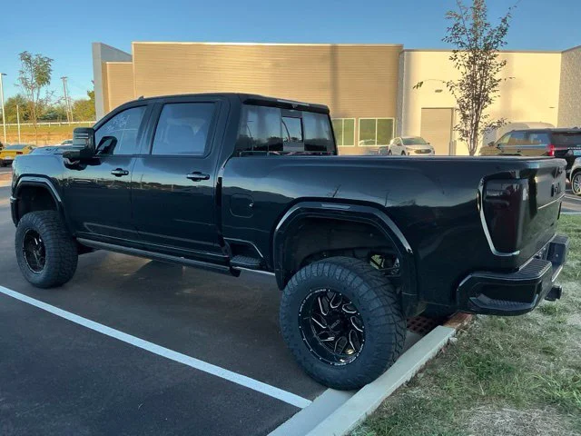 Used 2024 Onyx Black GMC Denali Ultimate image 6