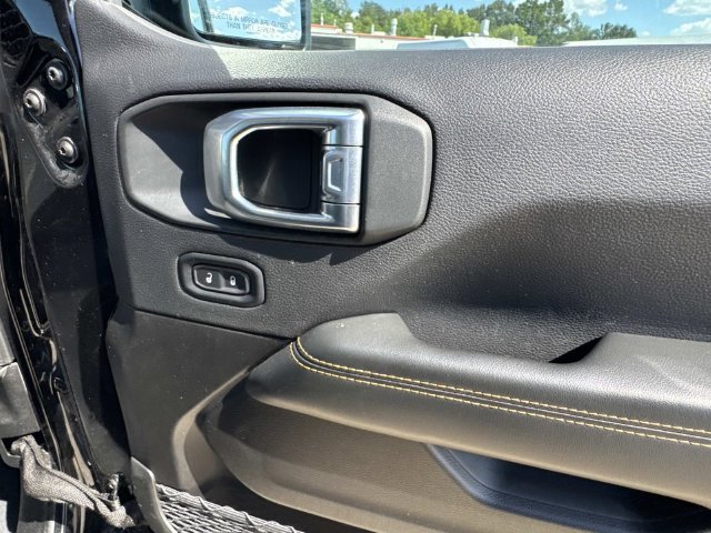 Used 2025 Black Jeep Sahara image 36