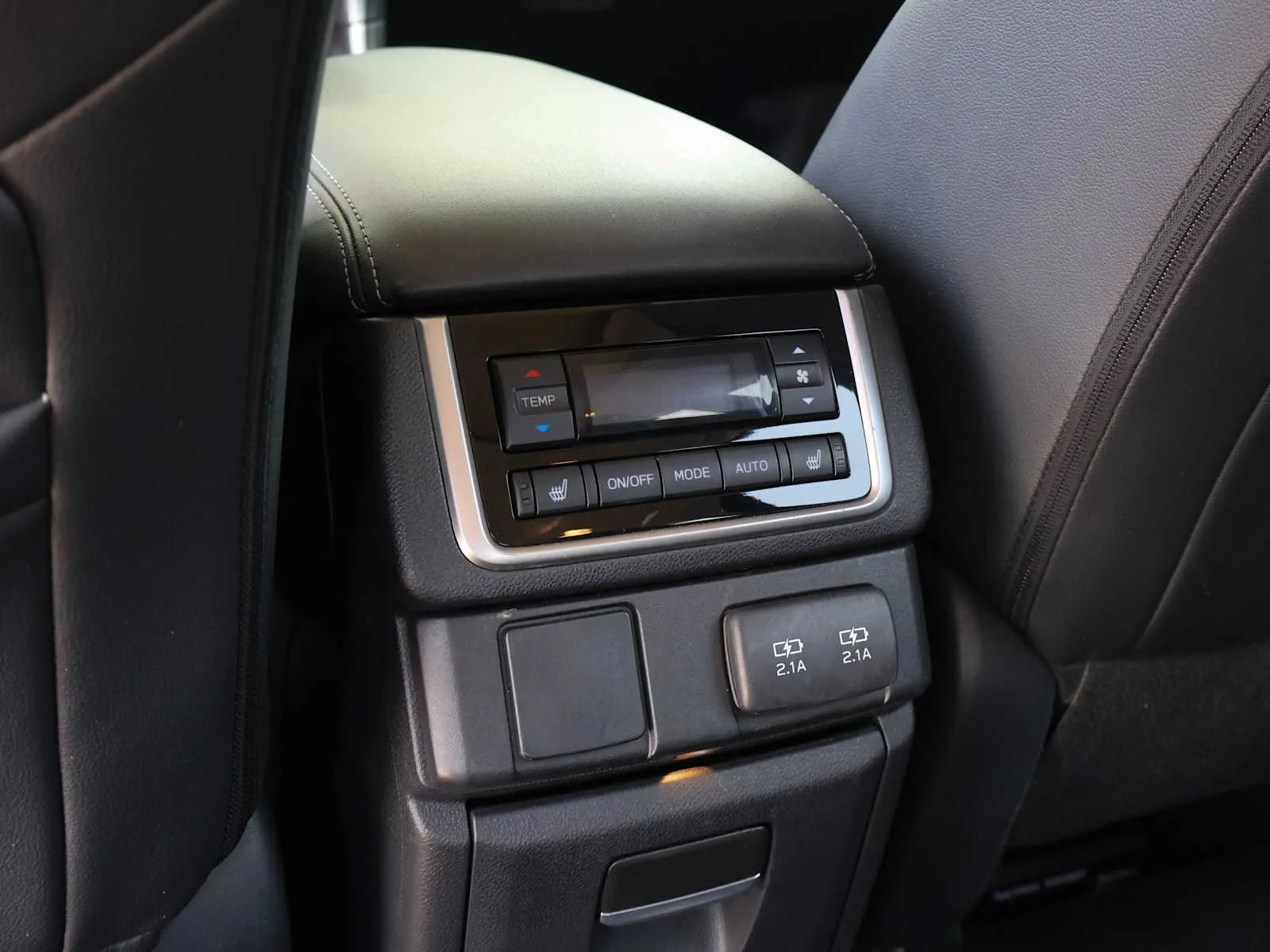 Used 2020 Ice Silver Metallic Subaru Limited image 26