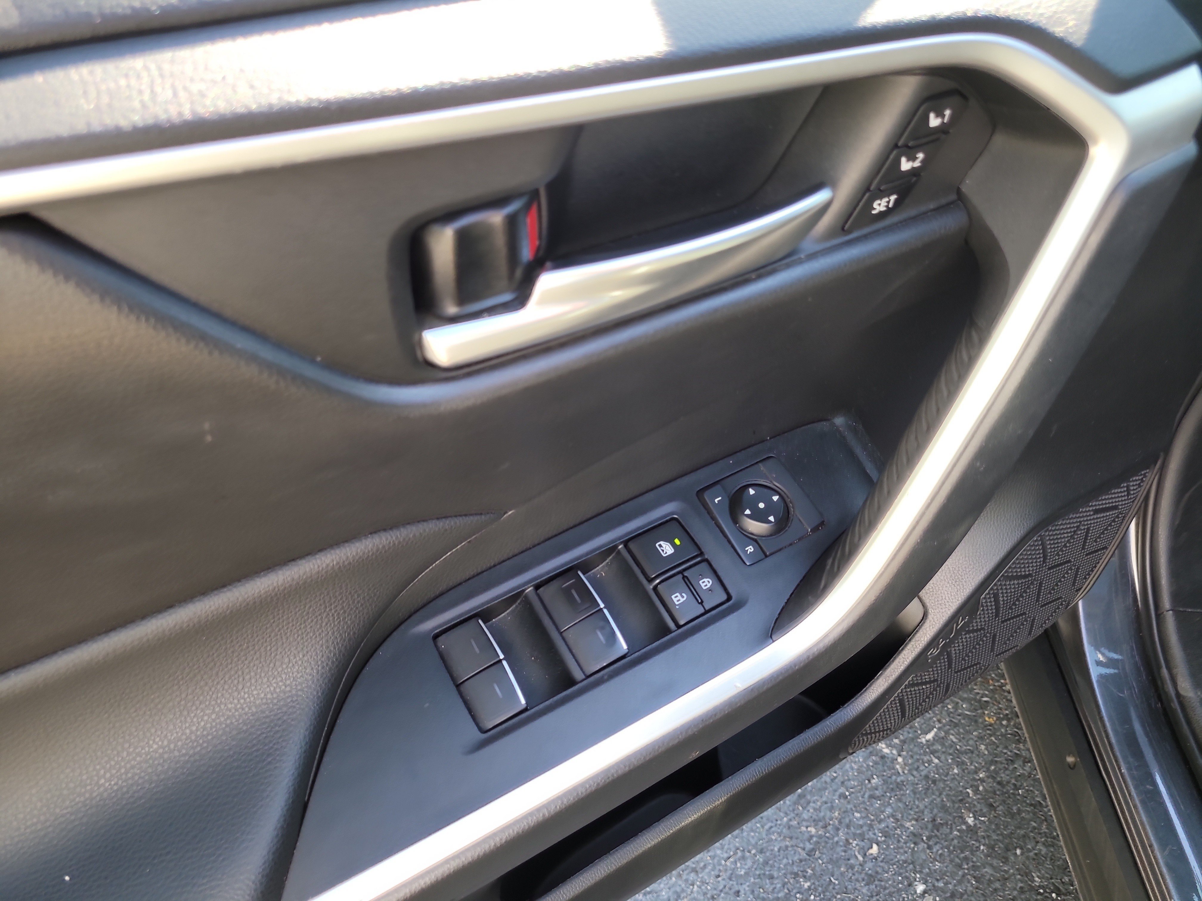 Used 2024 Magnetic Gray Metallic Toyota XLE Premium image 18