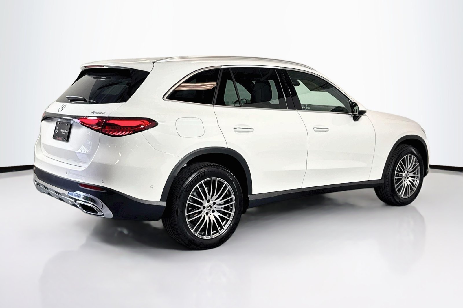 New 2026 Polar White Mercedes-Benz GLC 300 image 5