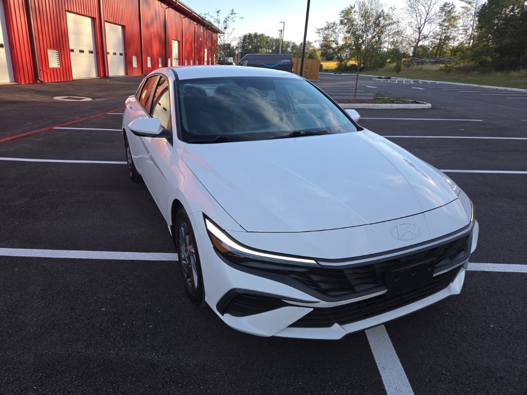 Certified Used 2024 White Hyundai SEL image 1