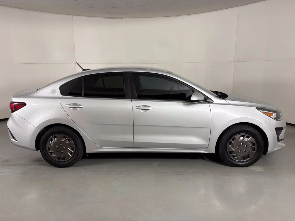 Used 2023 Silver Kia S image 9