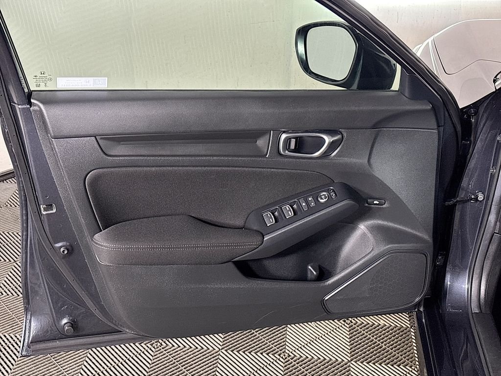 Used 2025 Meteorite Gray Metallic Honda LX image 10