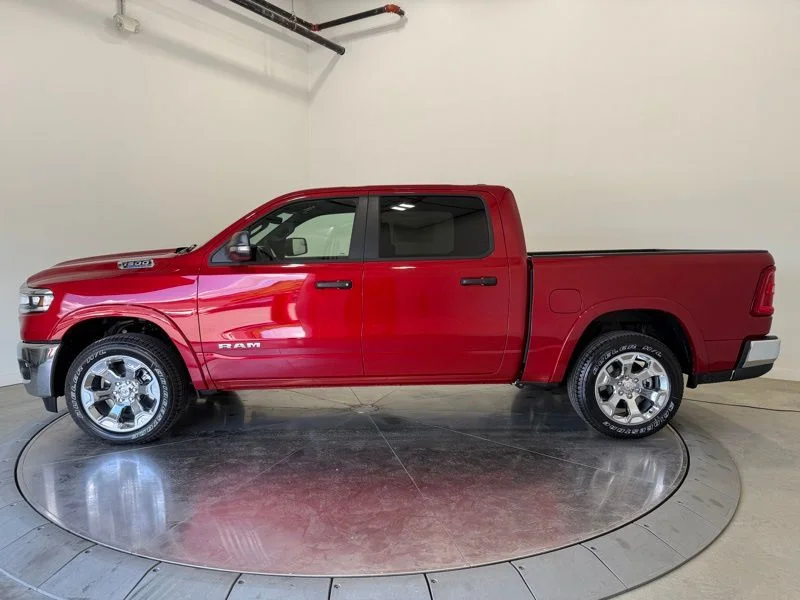 New 2026 Molten Red Pearl-Coat Exterior Paint RAM Big Horn/Lone Star image 4