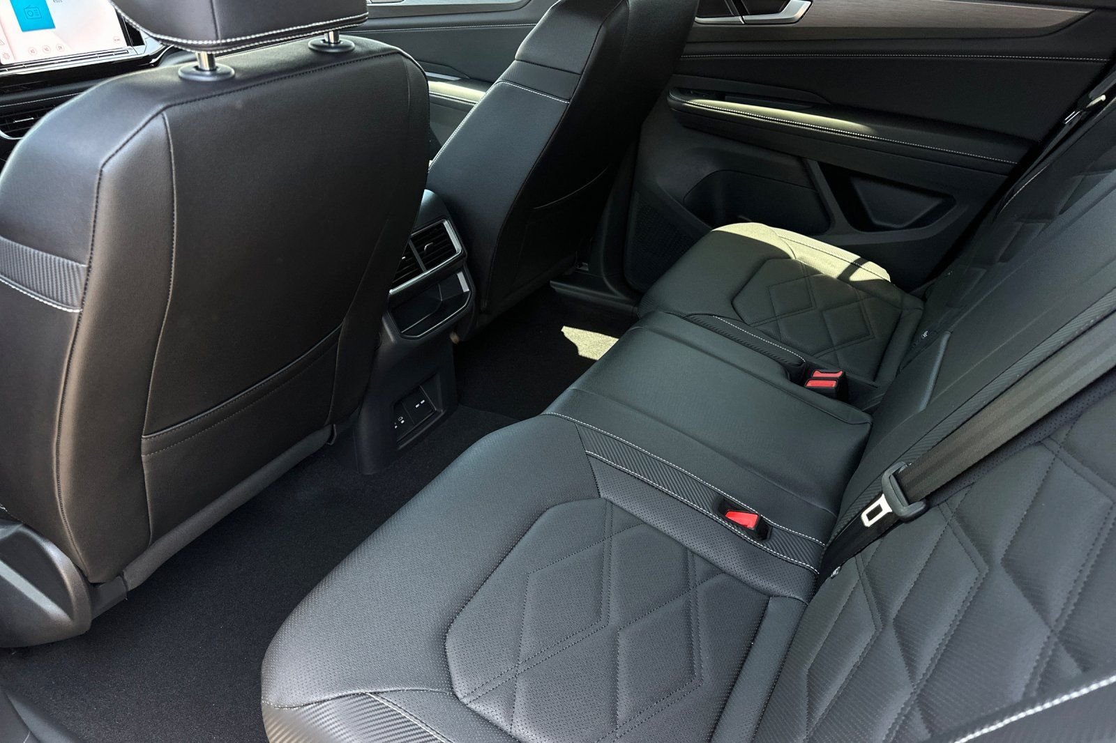 New 2026 Pure Gray Volkswagen 2.0T SE w/Technology image 12