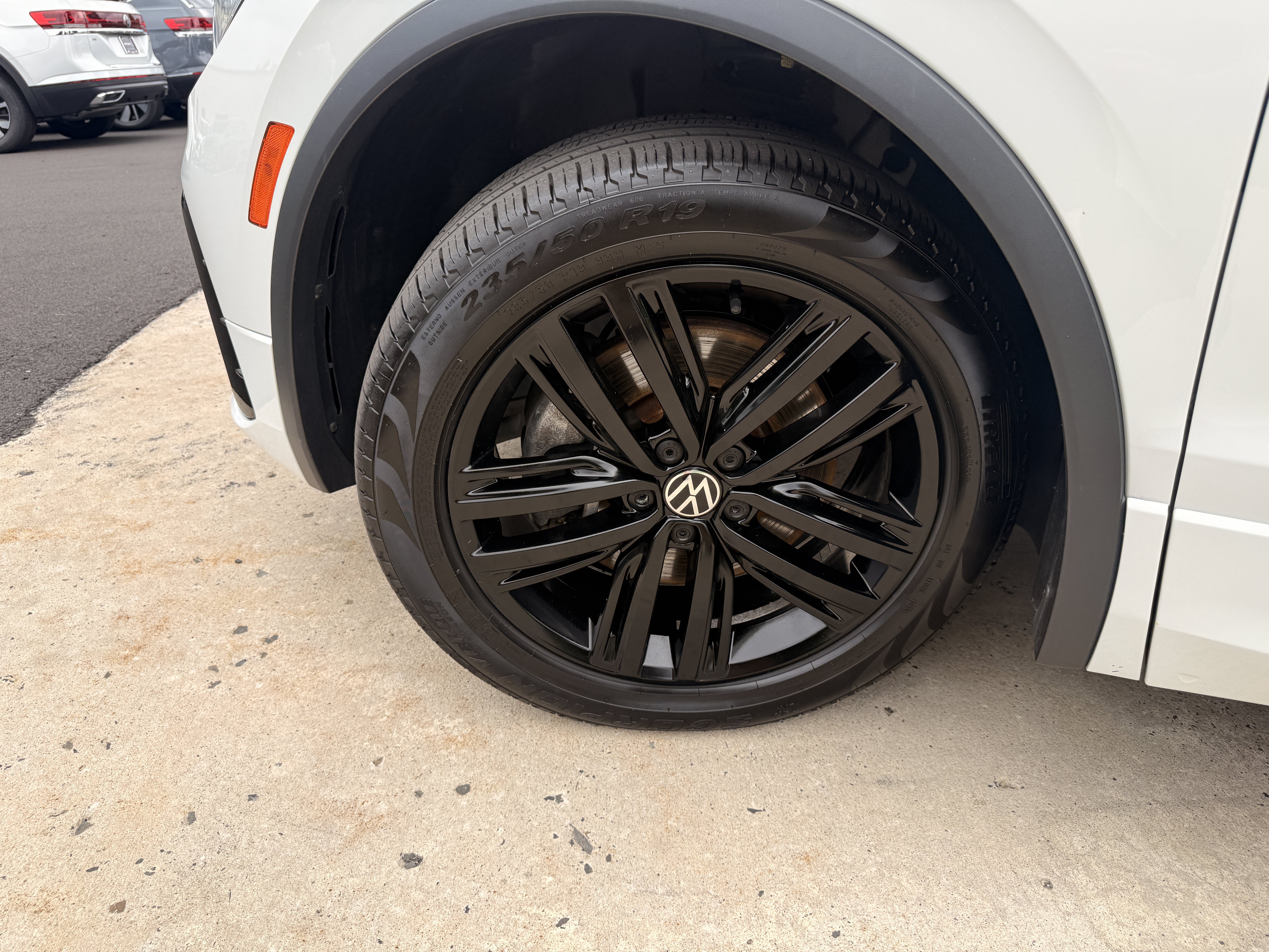 Used 2022  Volkswagen SE R-Line Black image 17