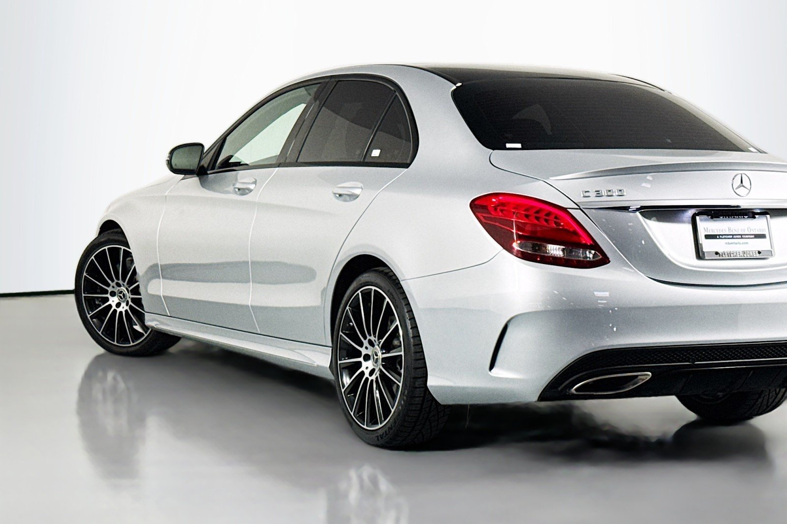 Used 2018 Iridium Silver Metallic Mercedes-Benz C 300 image 15