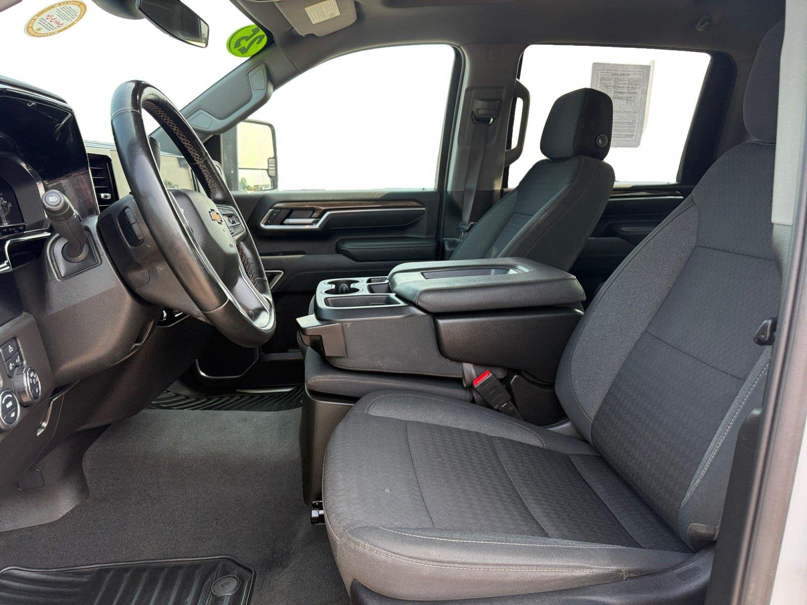 Used 2025 Summit White Chevrolet LT image 10