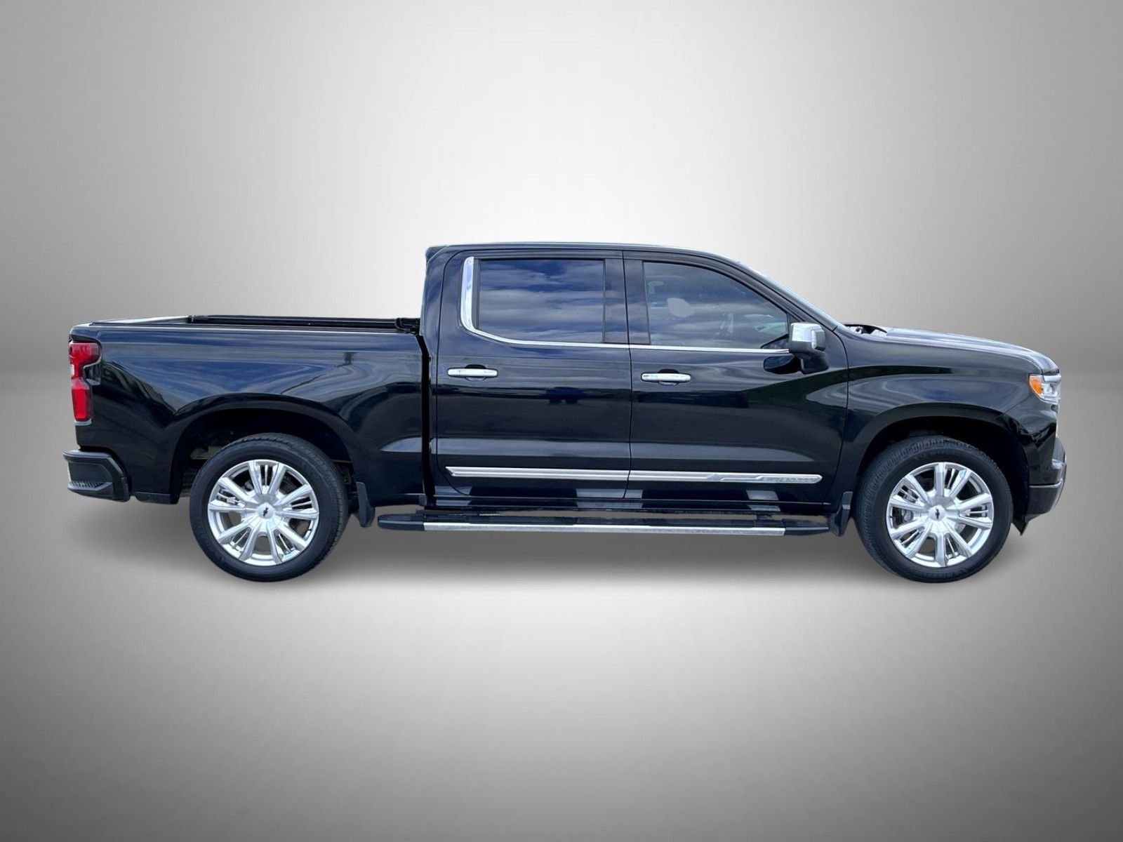 Used 2023 Black Chevrolet High Country image 4