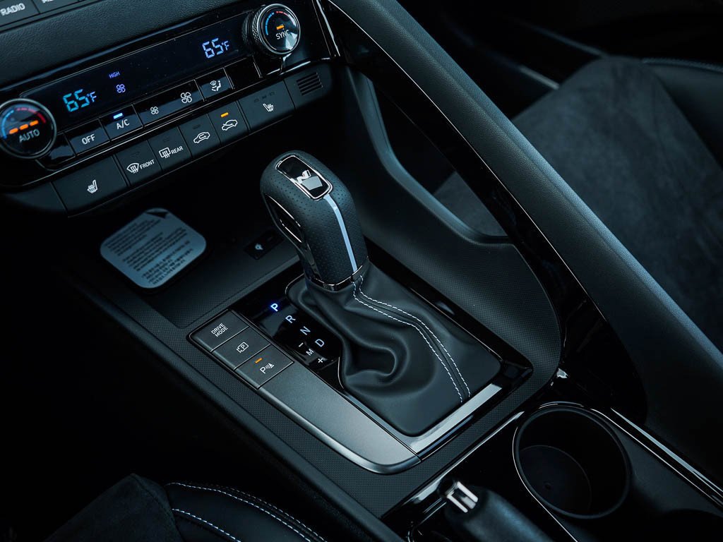 New 2026 Abyss Black Hyundai DCT FWD image 24