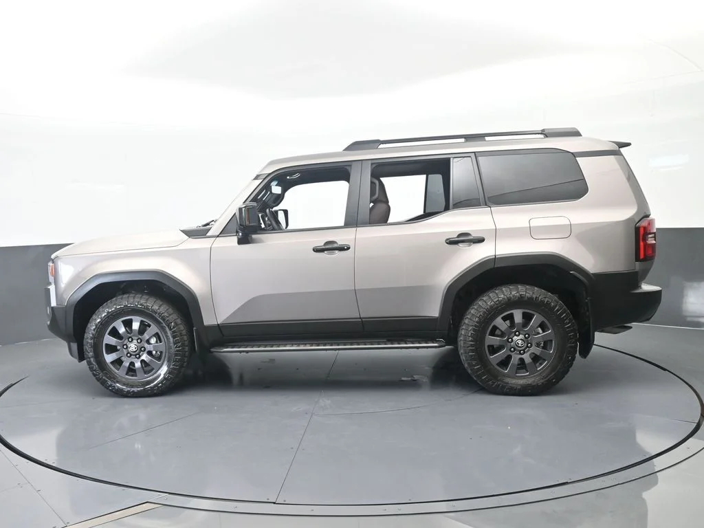Used 2025 Meteor Toyota Base image 2