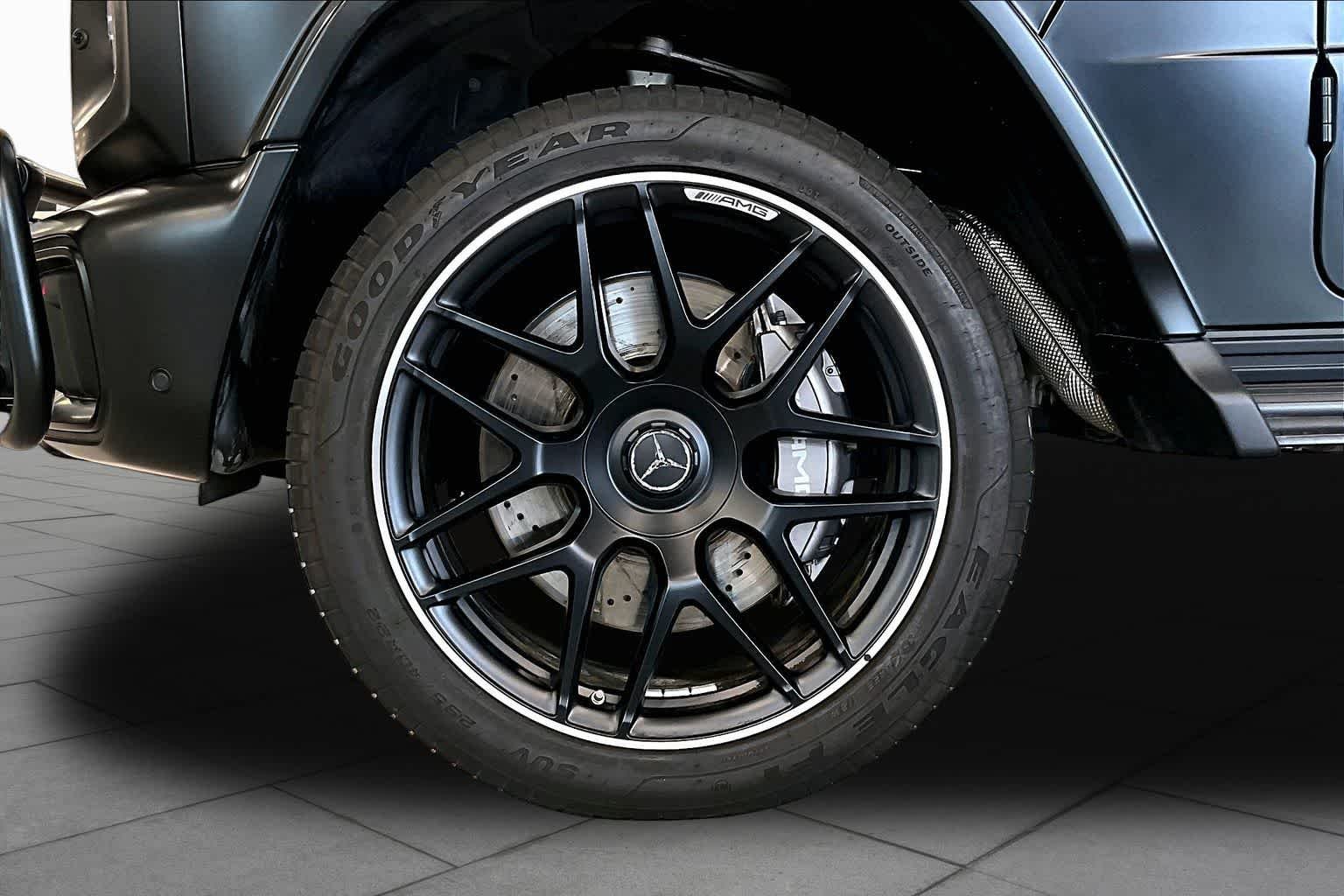 Used 2025 MANUFAKTUR Night Black magno Mercedes-Benz AMG® G 63 image 11