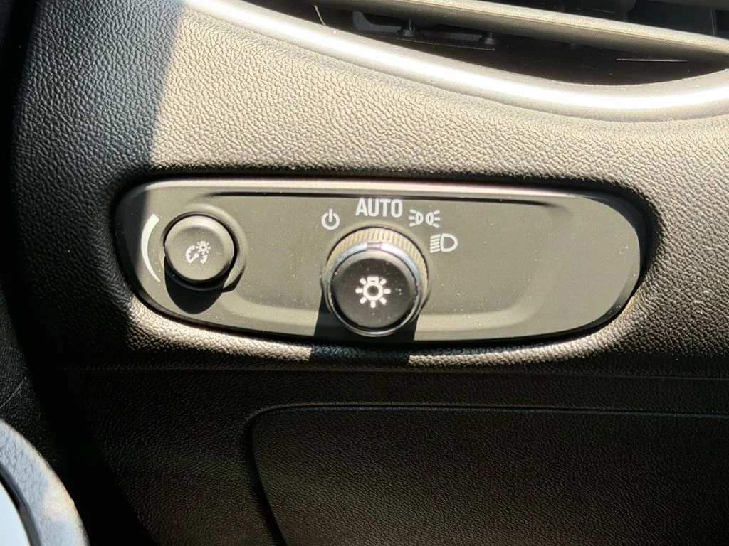 Used 2024 Gray Chevrolet LT image 31