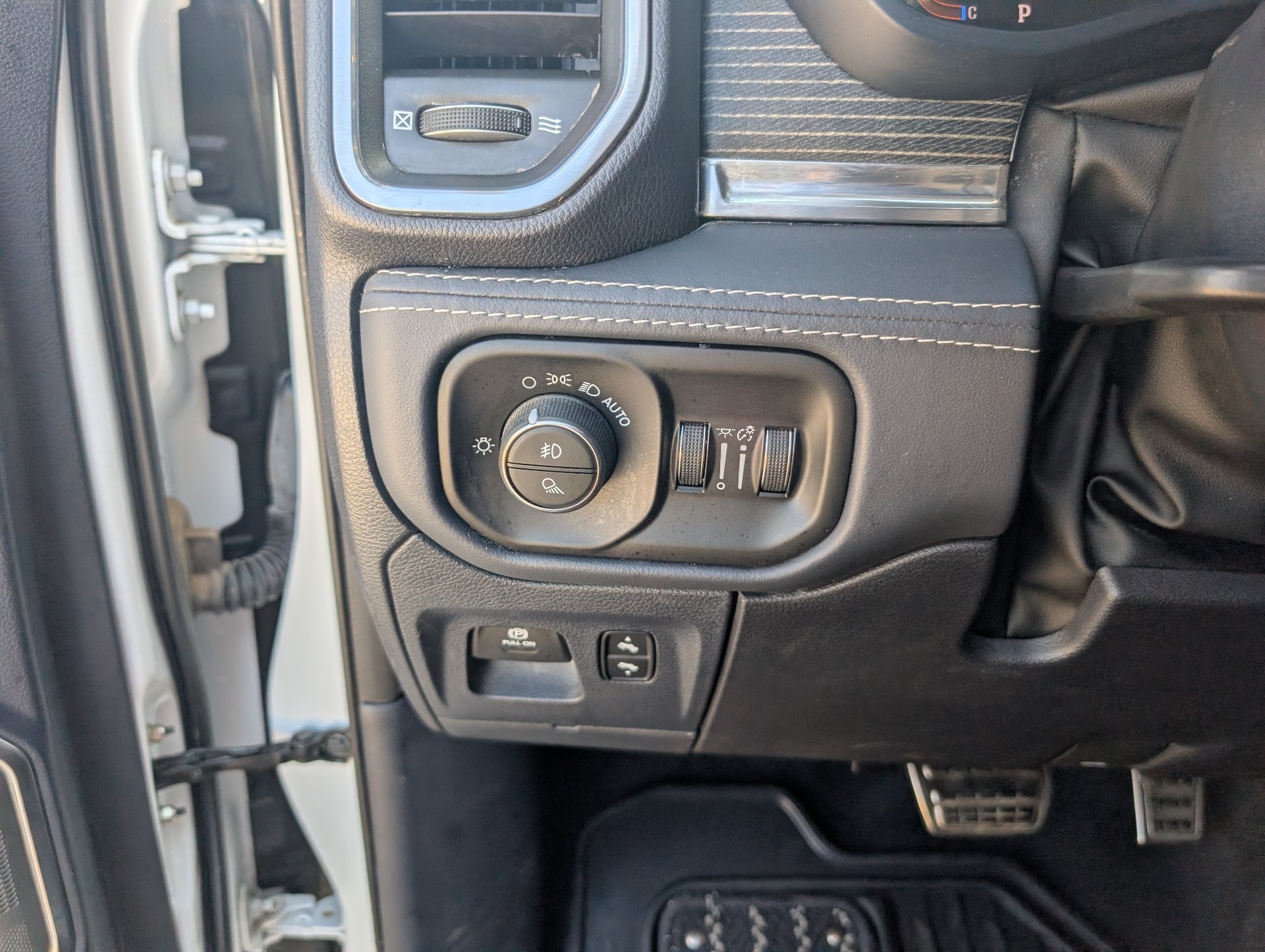 Used 2023 White Ram Limited image 11