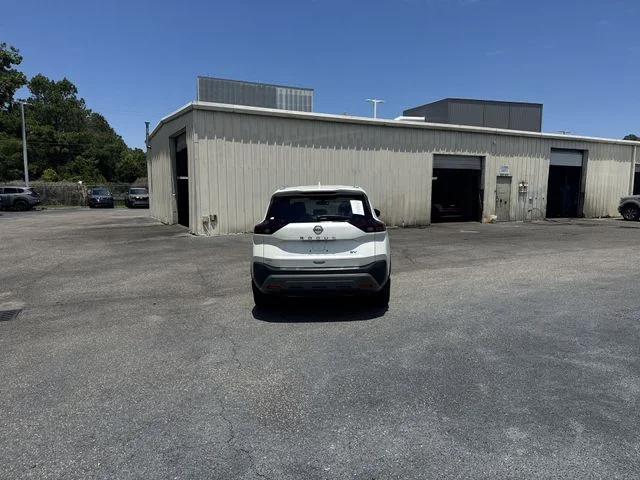 Used 2023 White Nissan SV image 6